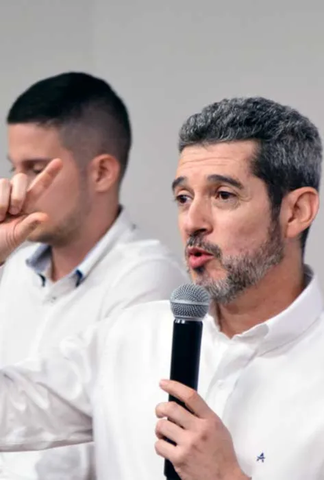 “Nuestro propósito es formar líderes que transforman”, Fabián Osorio Tinoco, decano de la FCEA “Nuestro propósito es formar líderes que transforman”, Fabián Osorio Tinoco, decano de la FCEA